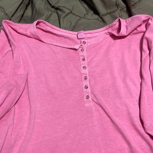 Women’s light pink long sleeve
